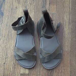 Women's Brown/Green Leather Sandals